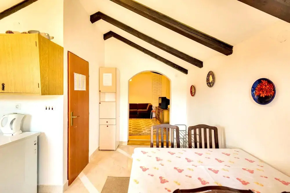 Apartment With one Bedroom in Zlarin, With Wonderful sea View, Enclosed Garden and Wifi - Near the Beach