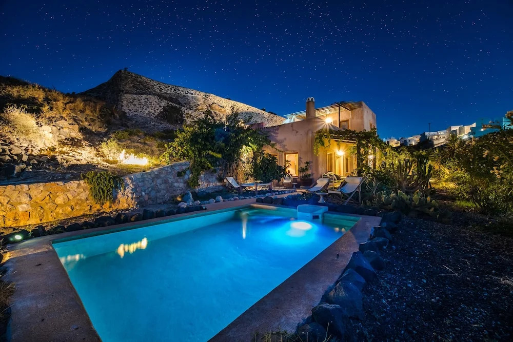 AURORA VILLA by K&K