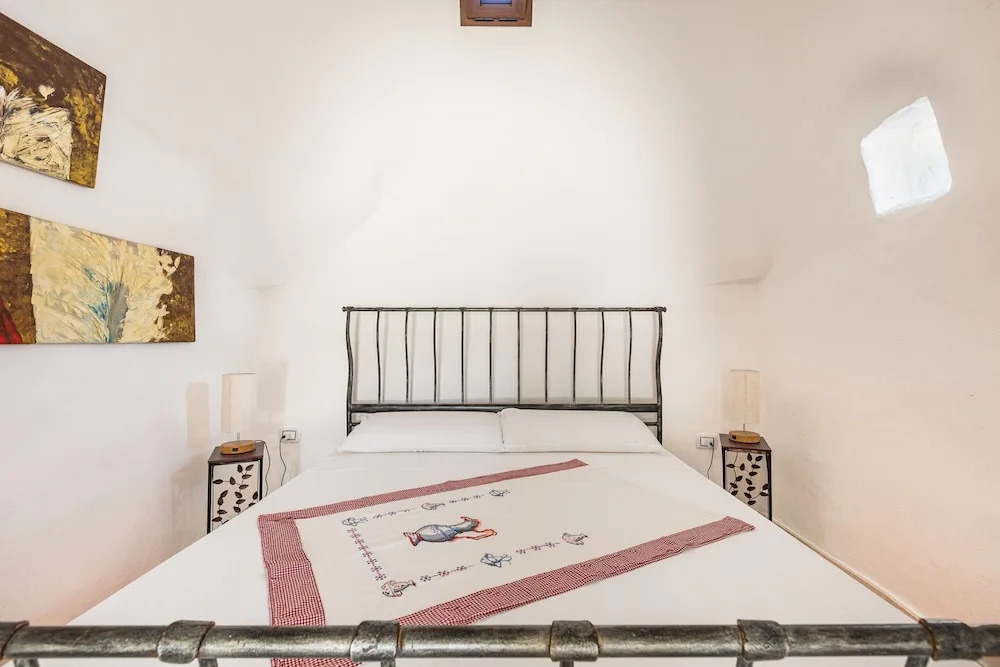 3619 Trulli Contecavallo by Perle di Puglia