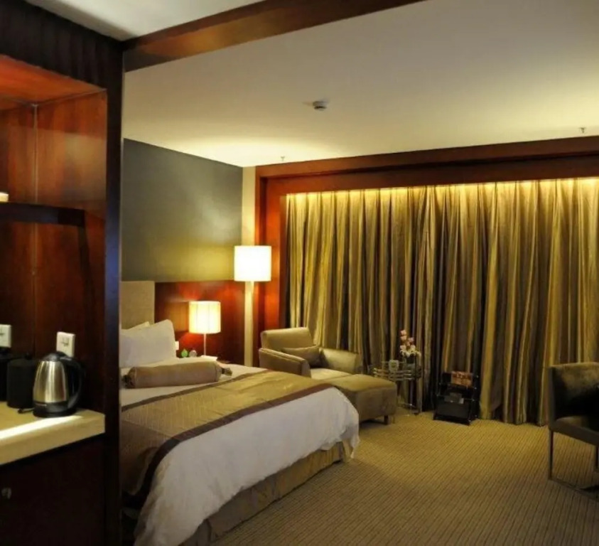 Junyi Dynasty Hotel