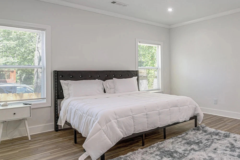 4 Mi to Mercedes-benz Stadium: ATL Home w/ Yard