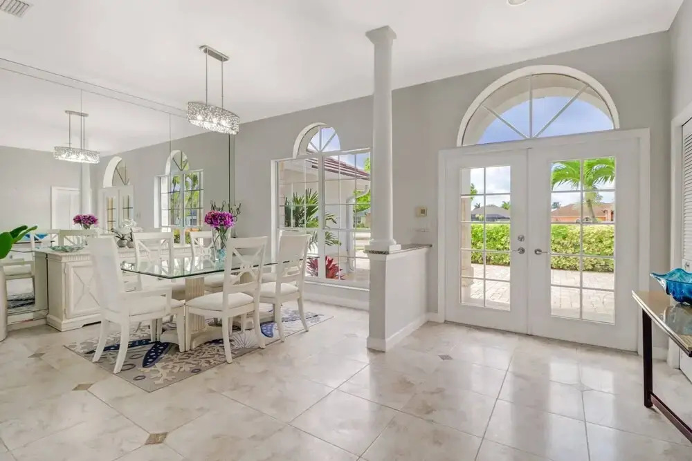 2203 Cape Coral Pkwy W