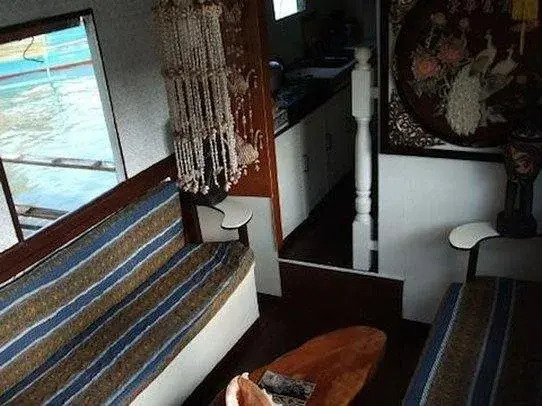 EL Nido Floating Hotel