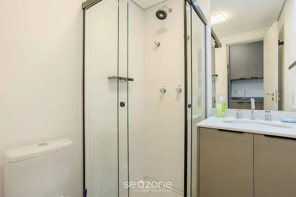 Studio em Cond. c\/ piscina prox. do metrô ENP0607