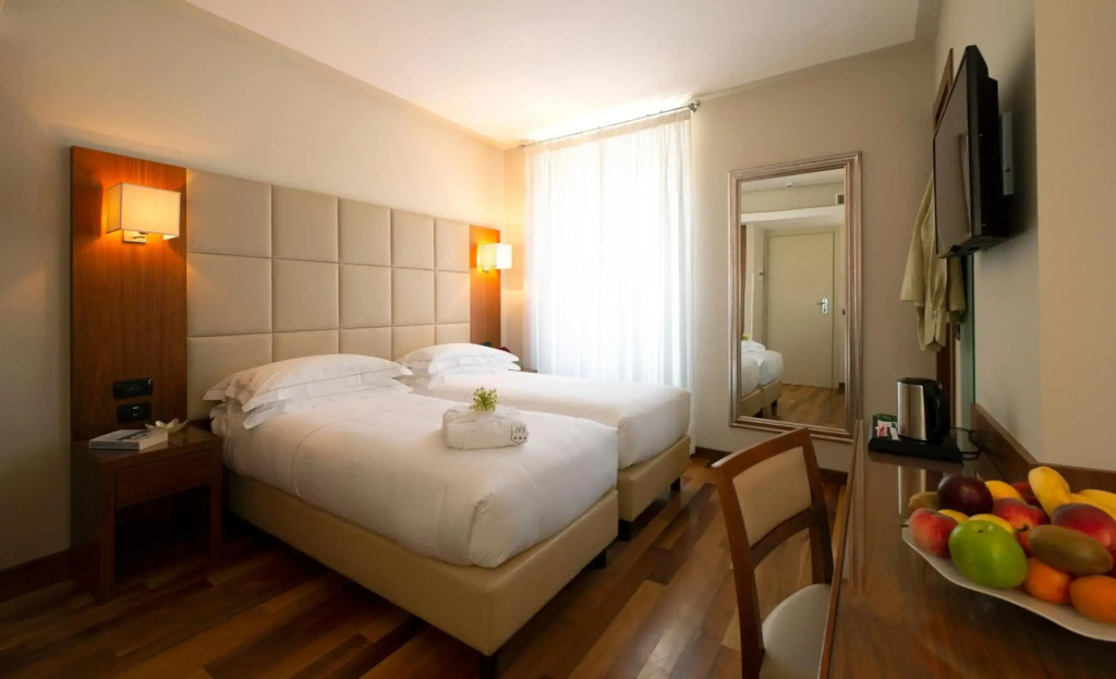 Отель Fenice Milano