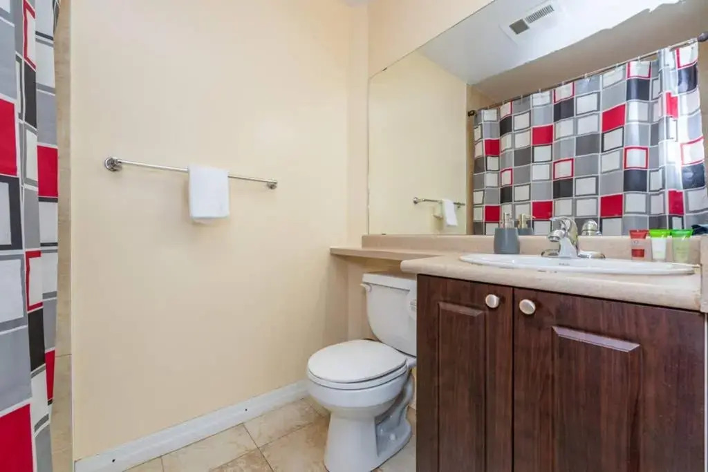 Panoramic View 2BR & 2BTH - Opp Square One Mall