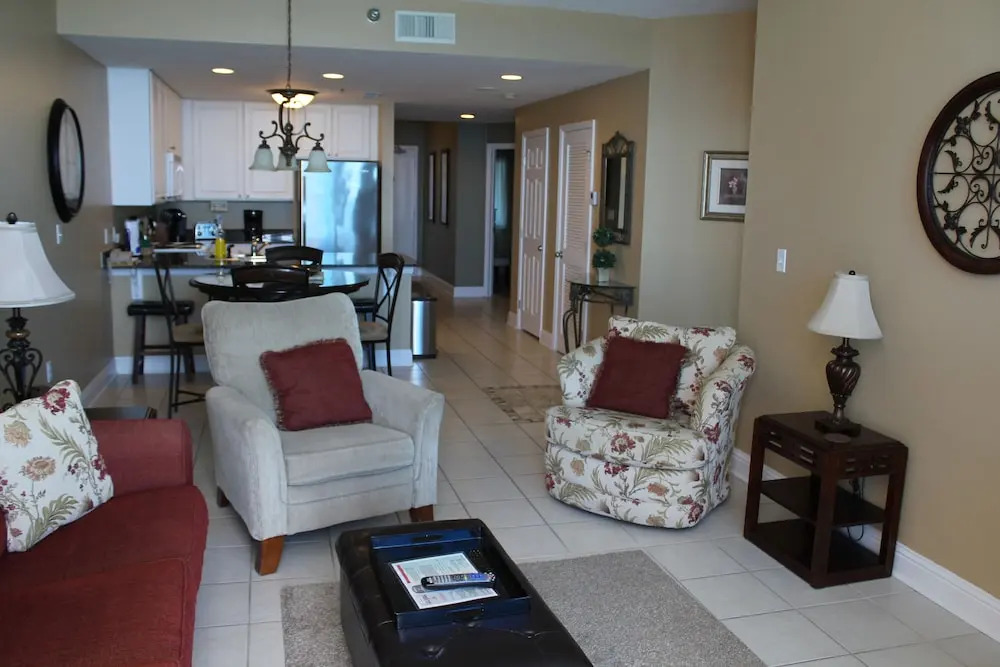 Lighthouse 1405 by ALBVR - Floor to ceiling sliding glass doors - 2BR plus kids bunk room