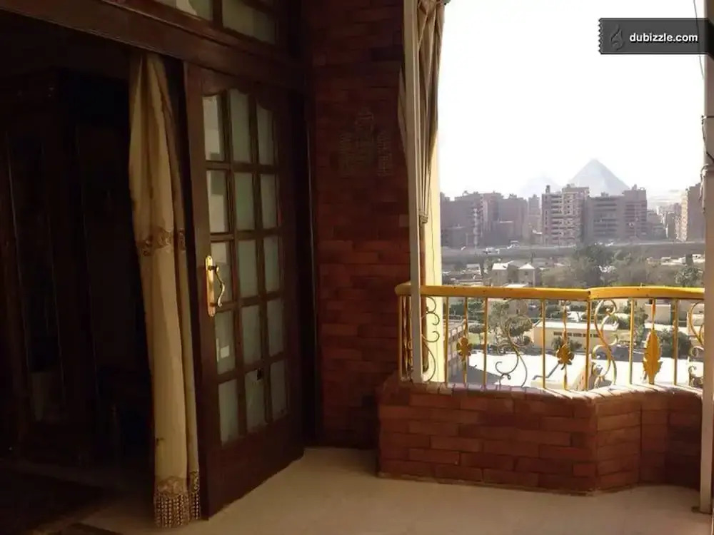 Pyramid Rise Apartments