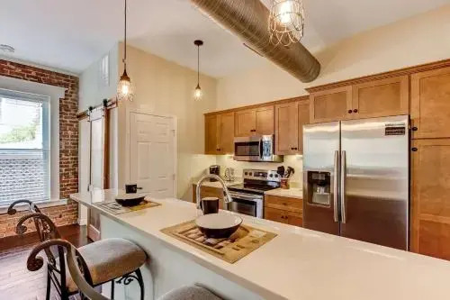 JBH 115 W 2nd Apt #1