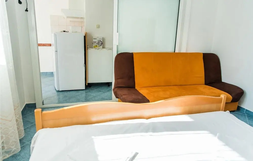 Stunning Apartment in Slatine With 1 Bedrooms and Wifi