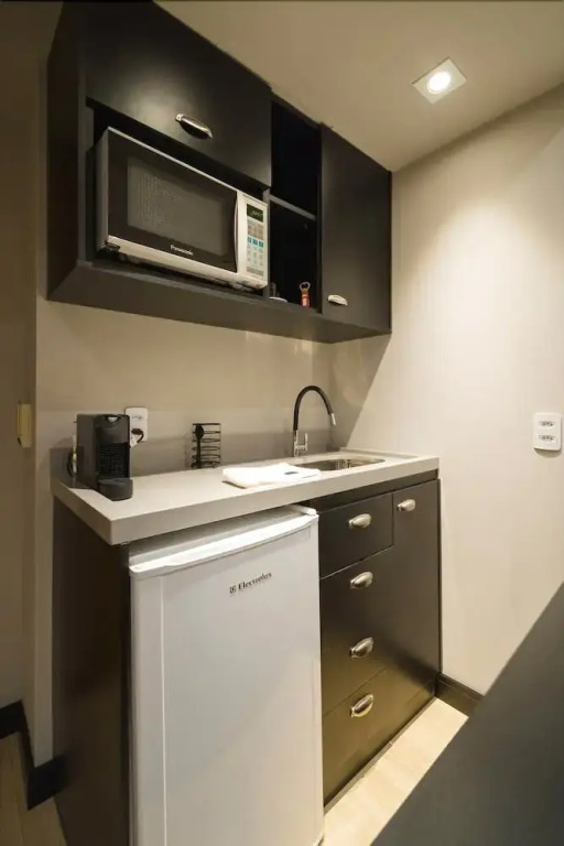 BO217 Flat na Av.Ibirapuera em local fantástico!