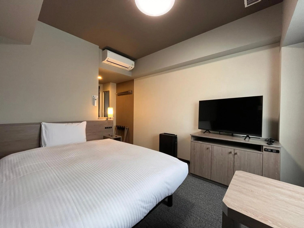 Hotel Route-Inn Suzaka