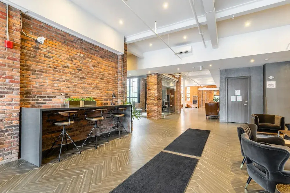 GLOBALSTAY. Dundurn Lofts. Free parking. Gym