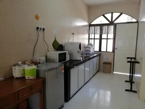 Pinos Place
