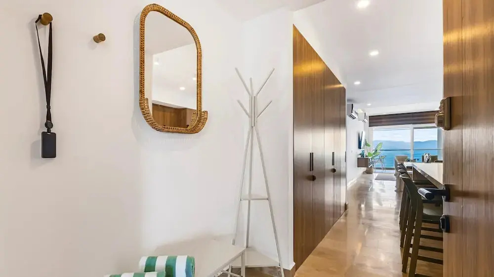 Stylish Beachfront 2BR - Balcony & Pools