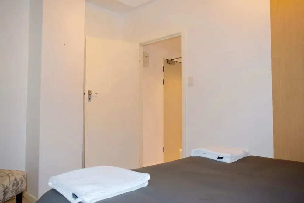 1 Bedroom Flat With Views of Table Mountain and Lions Head