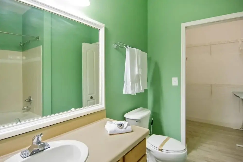 Runaway Beach Club 22202 - Two Bedroom Condo