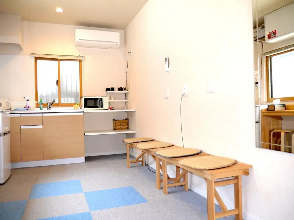 Guesthouse Osaka Tengachaya Station front hall
