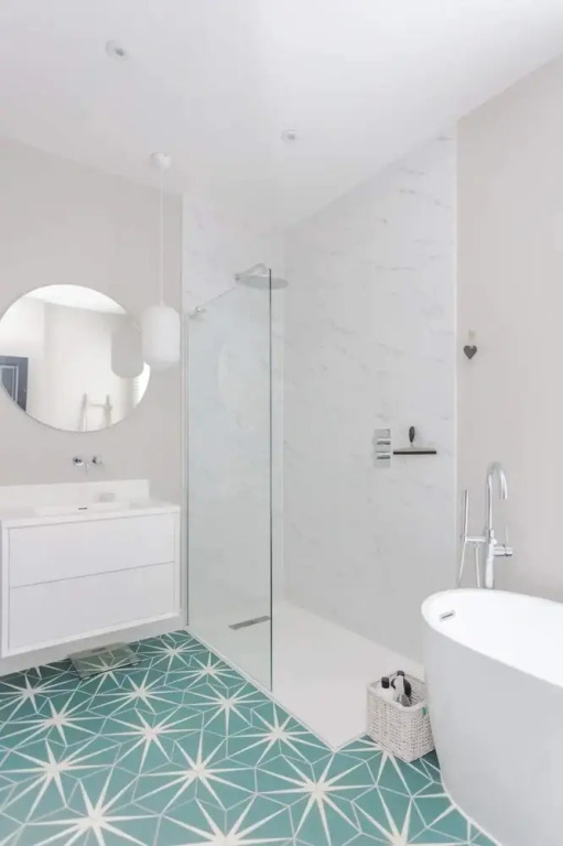 Modern 3 Bedroom Home in Honor Oak Beside Nature Reserve