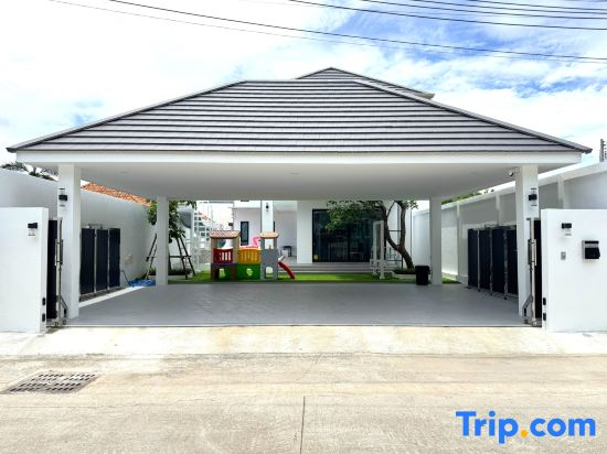 The White House Pool Villa Pattaya