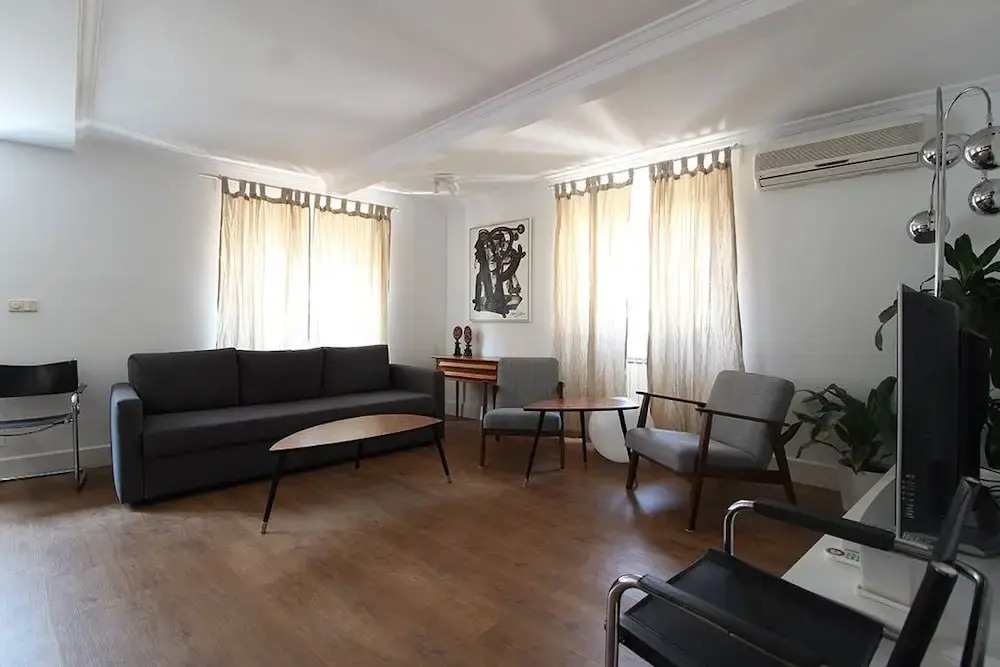 Luminous Apartment in Chueca Allôhousing