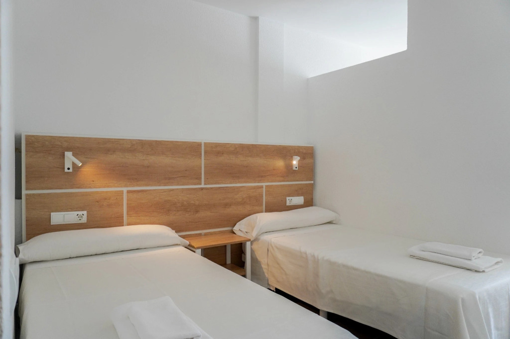 ENDLSS BEACH & DISCO HOTEL IBIZA Adults Only