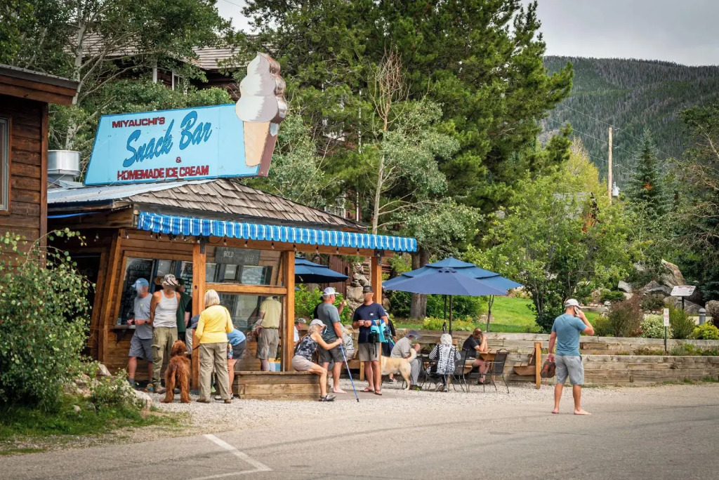 Spirit Lake Lodge