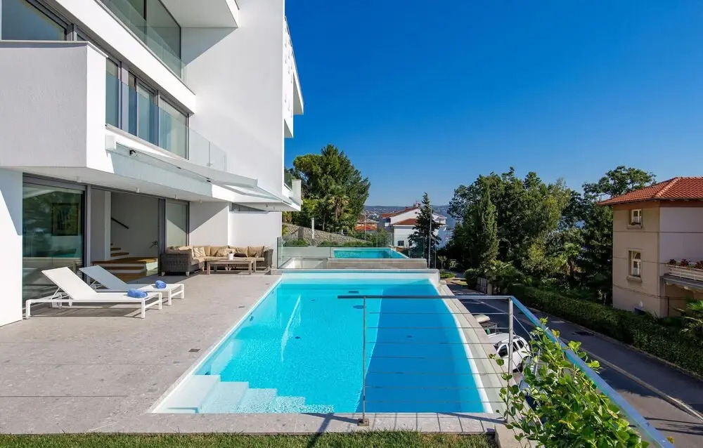 Nice Apartment in Opatija With 4 Bedrooms, Sauna and Heated Swimming Pool