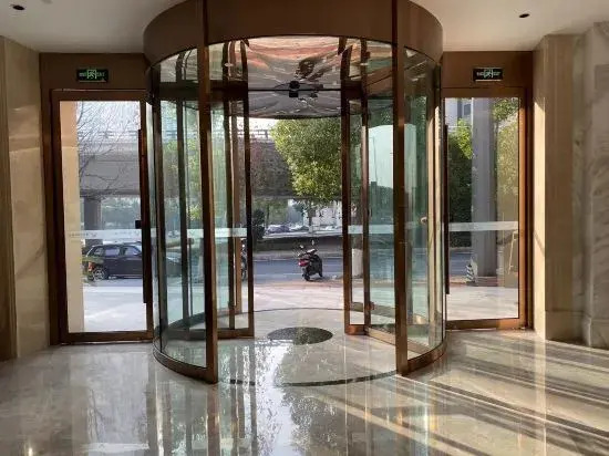 Vienna International Hotel (Chongqing Airport Yuelai International Expo Center)