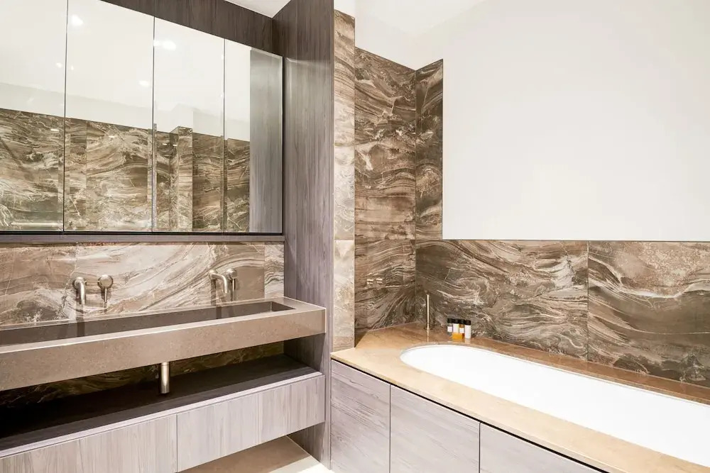 Beautiful Westminster Suites by Sonder