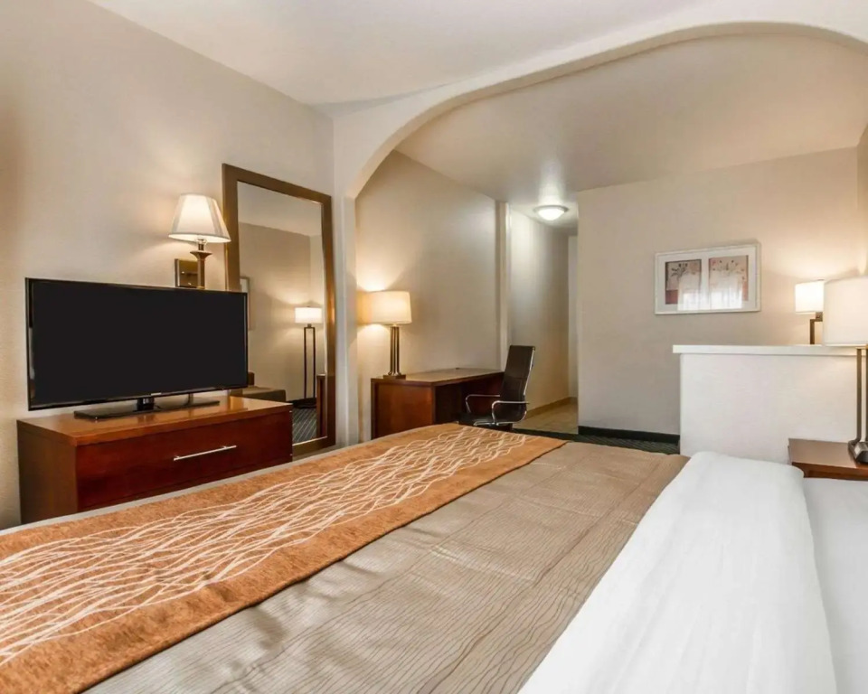 Comfort Inn & Suites Oakland Airport