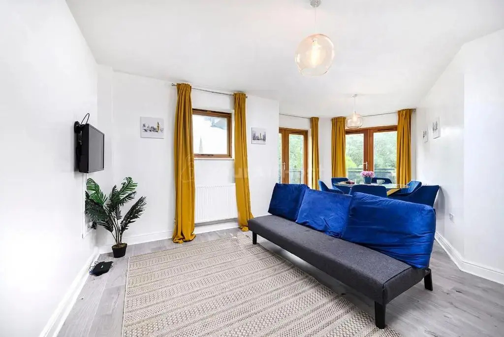 Modern 2 bed apartment in Croydon