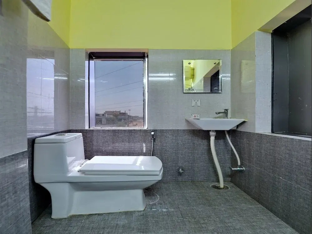 Primrose Residency by OYO Rooms