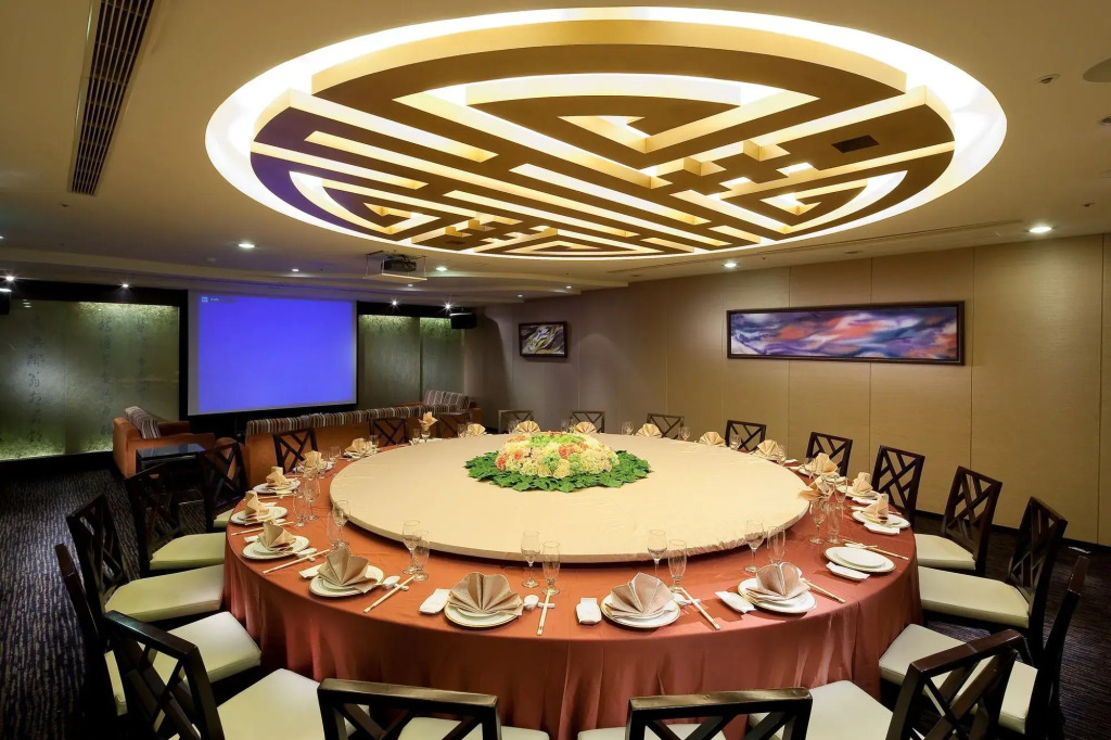 Queena Plaza Hotel