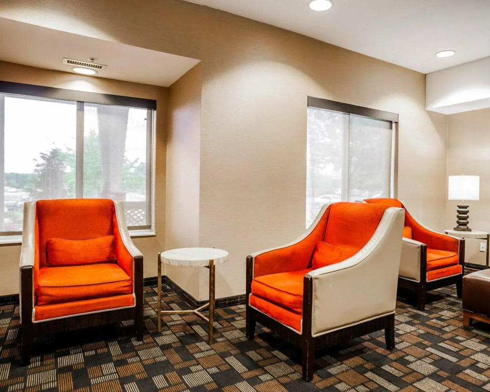 Comfort Suites Independence - Kansas City