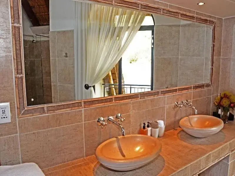 Bezweni Lodge
