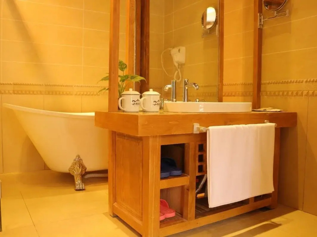 Lijiang Happyland Inn