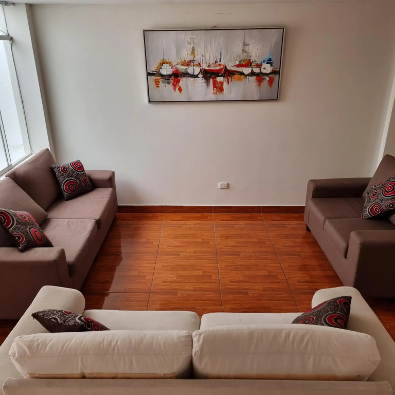 Apart Hotel Cabral a 5 minutos del Jockey Plaza