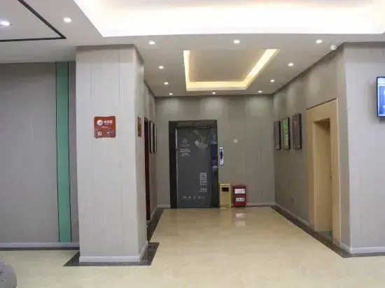 Kaiman Hotel (Yichun No.1 High School Yuanzhou Ancient City)