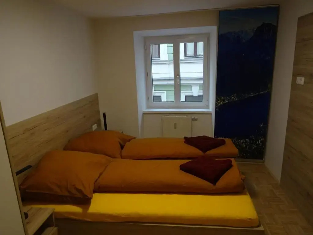 Modern Apartment, Full Kitchen, for 6