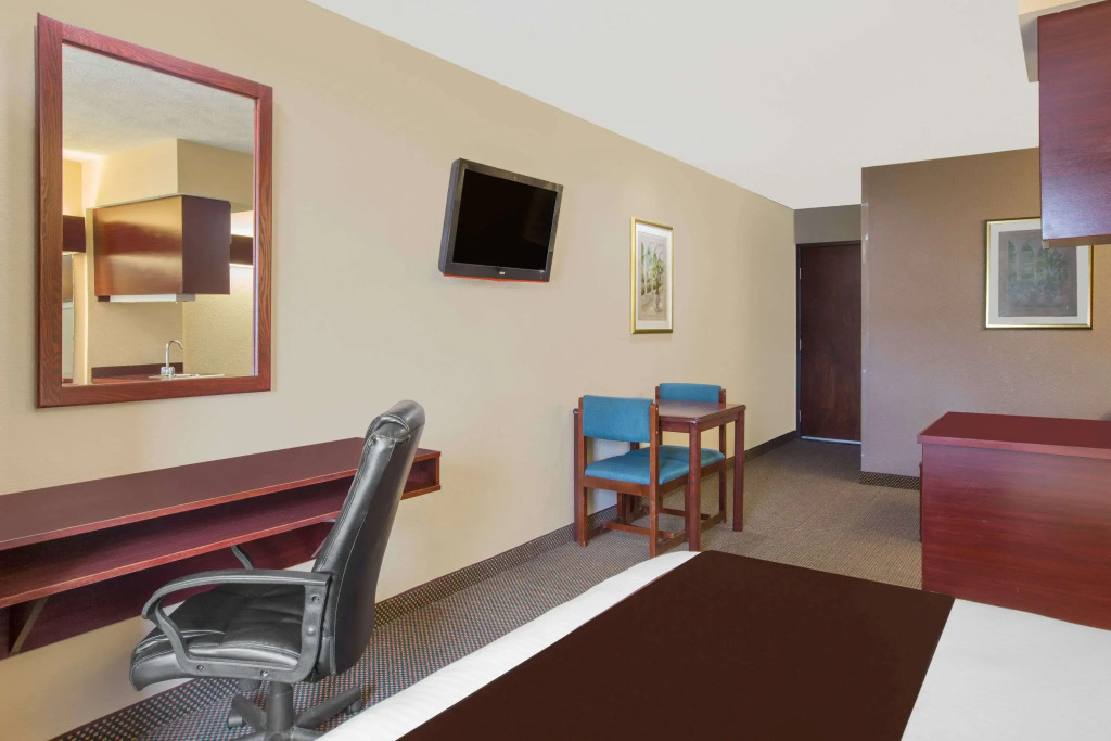 Microtel Inn & Suites by Wyndham Meridian