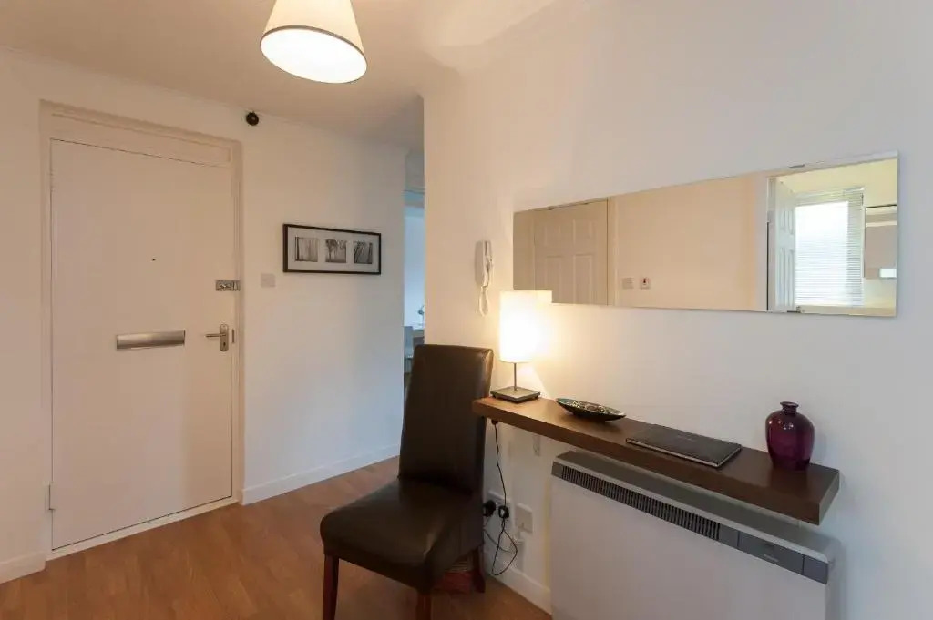 Logie Green Road Apartment