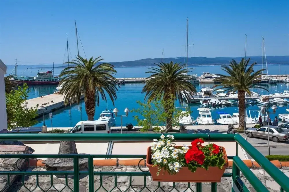 Rilka - 20m From the sea - A1