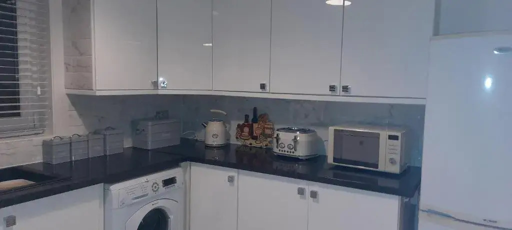 Prime Town Center, Modern, 2 Bedroom Apartment,Free Private Parking, WiFi