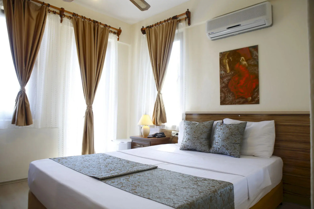 Amphora Hotel