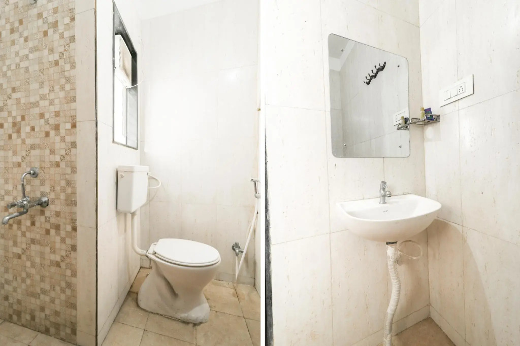 OYO 68826  R K Lodging And Amrut Restaurant