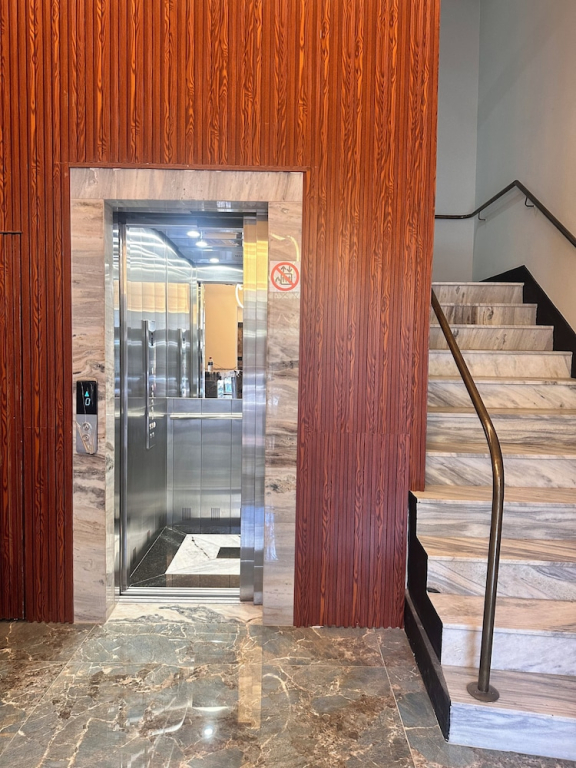 B.Hotel Economy 888