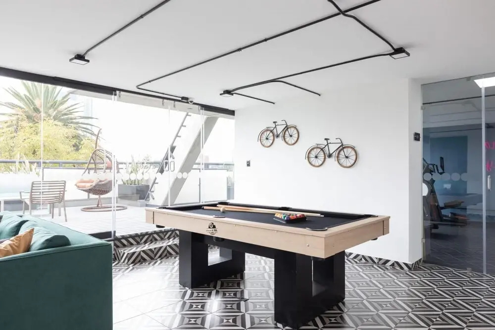 Renovated 1BR Balcony Rooftop