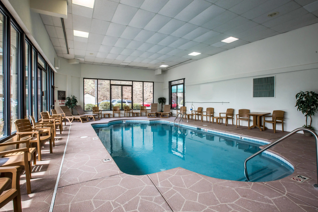 Comfort Inn & Suites at Dollywood Lane