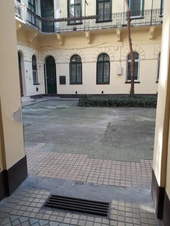 Artistic and Unique Apartment in the Centre